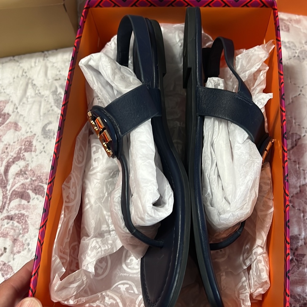 Tory Burch Navy Blue Leather Logo Thong Sandals with Gold Emblem - Picture 7 of 8